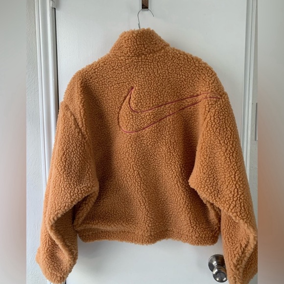 Nike women’s Teddy jacket - Picture 3 of 8